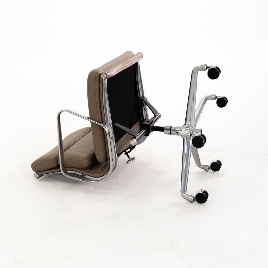 Soft Pad Management Desk Chair, Model EA435
