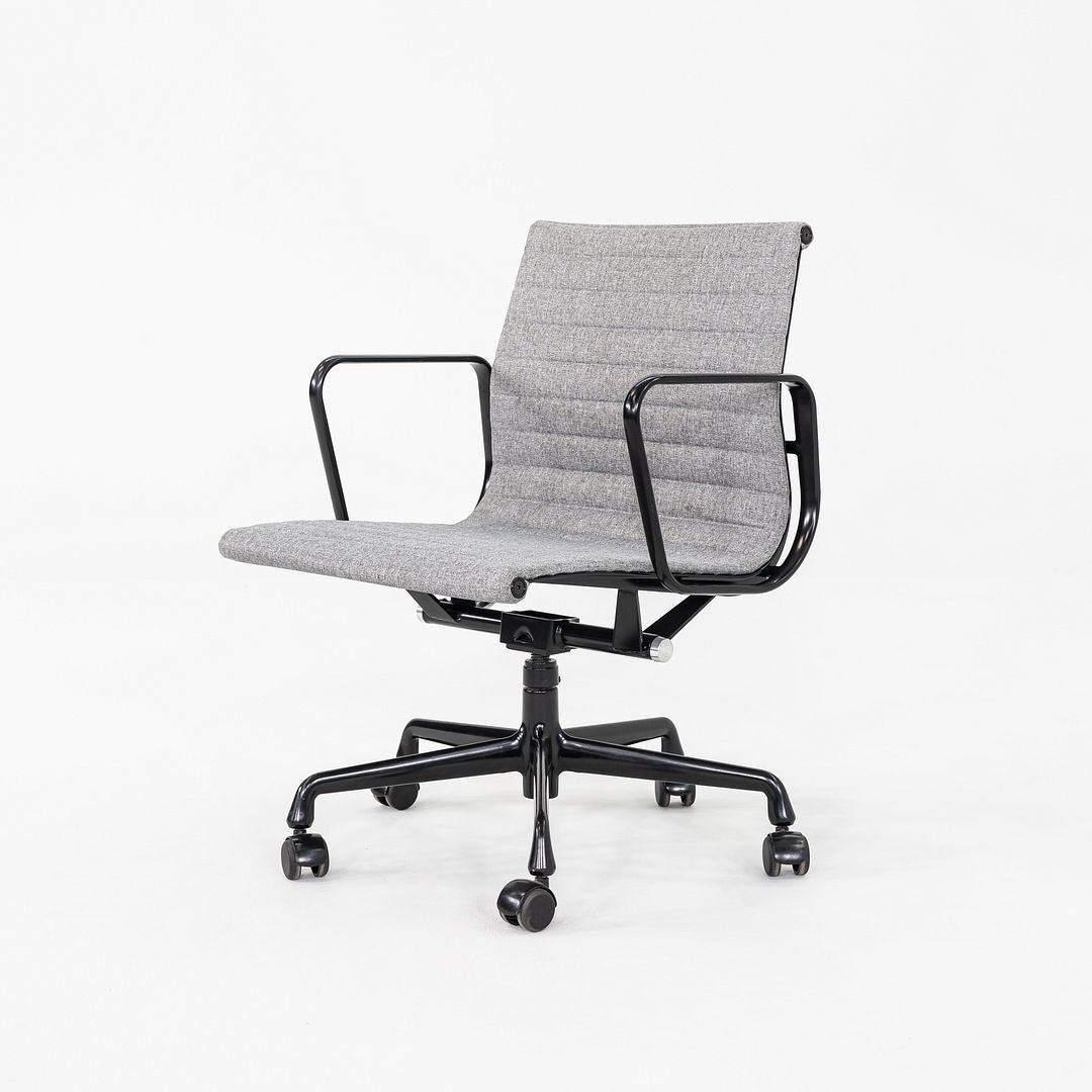 Aluminum Group Management Desk Chair, EA335