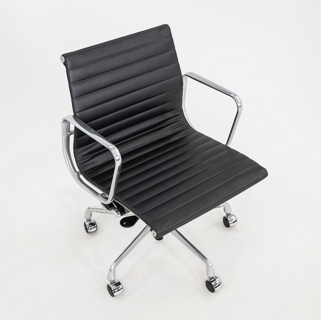 Aluminum Group Management Chair, Model EA335
