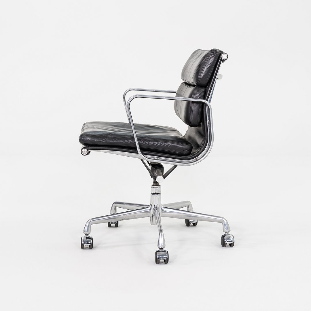 Soft Pad Management Chair, EA435
