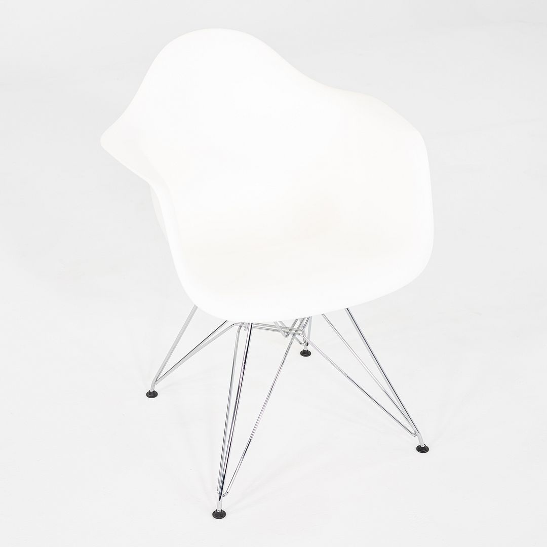 DAR Armchair