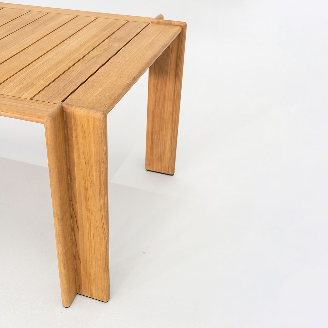 Atmosfera Dining Table