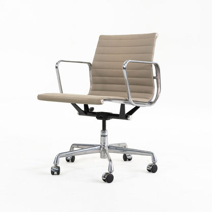 Aluminum Group Management Desk Chair, Model EA335