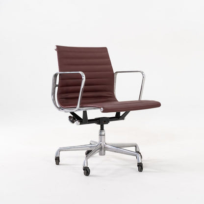 Aluminum Group Management Desk Chair, Model EA335