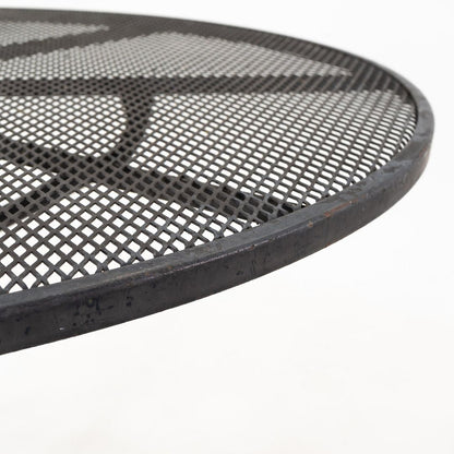 Sculptura Round Dining Table