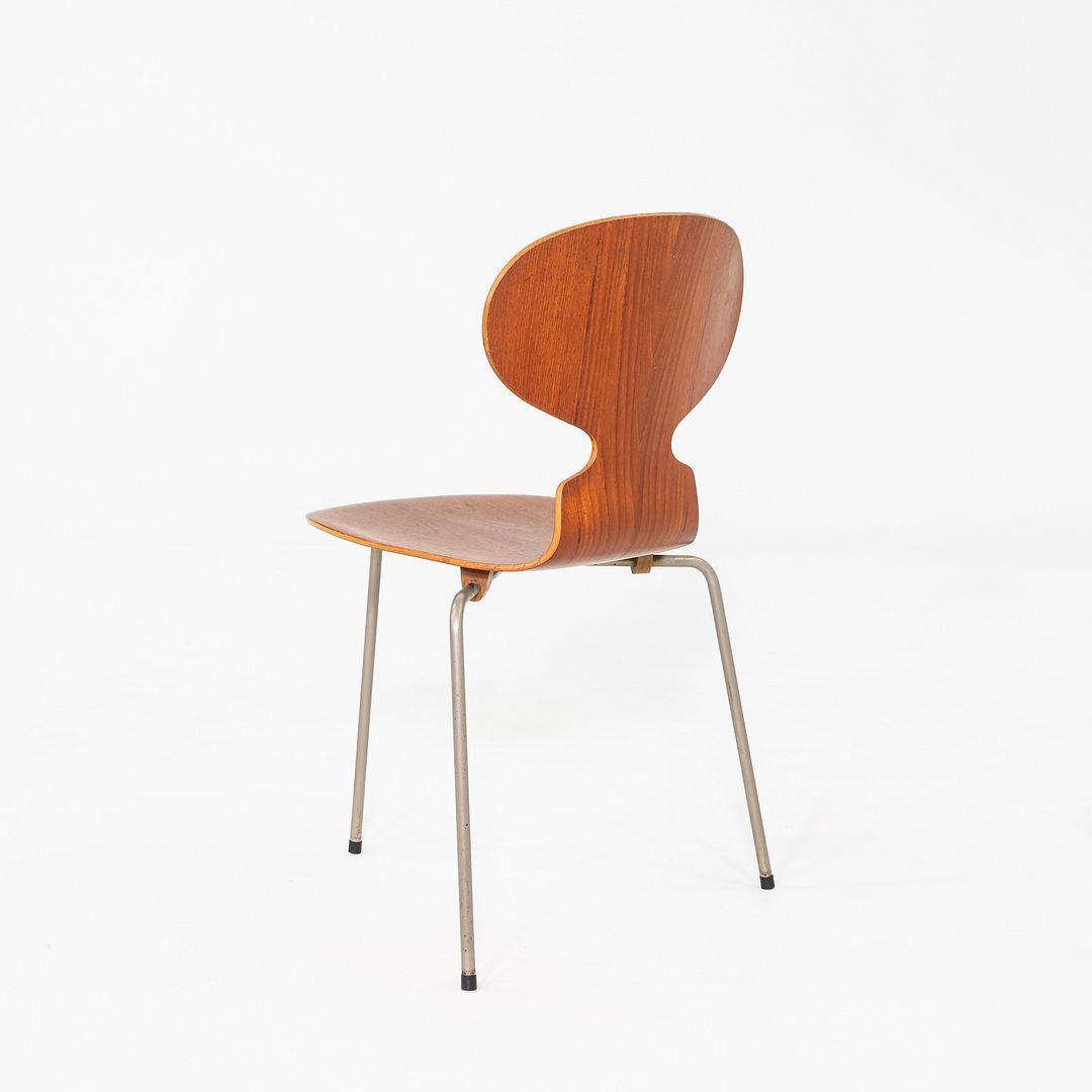 3-Leg Ant Chair