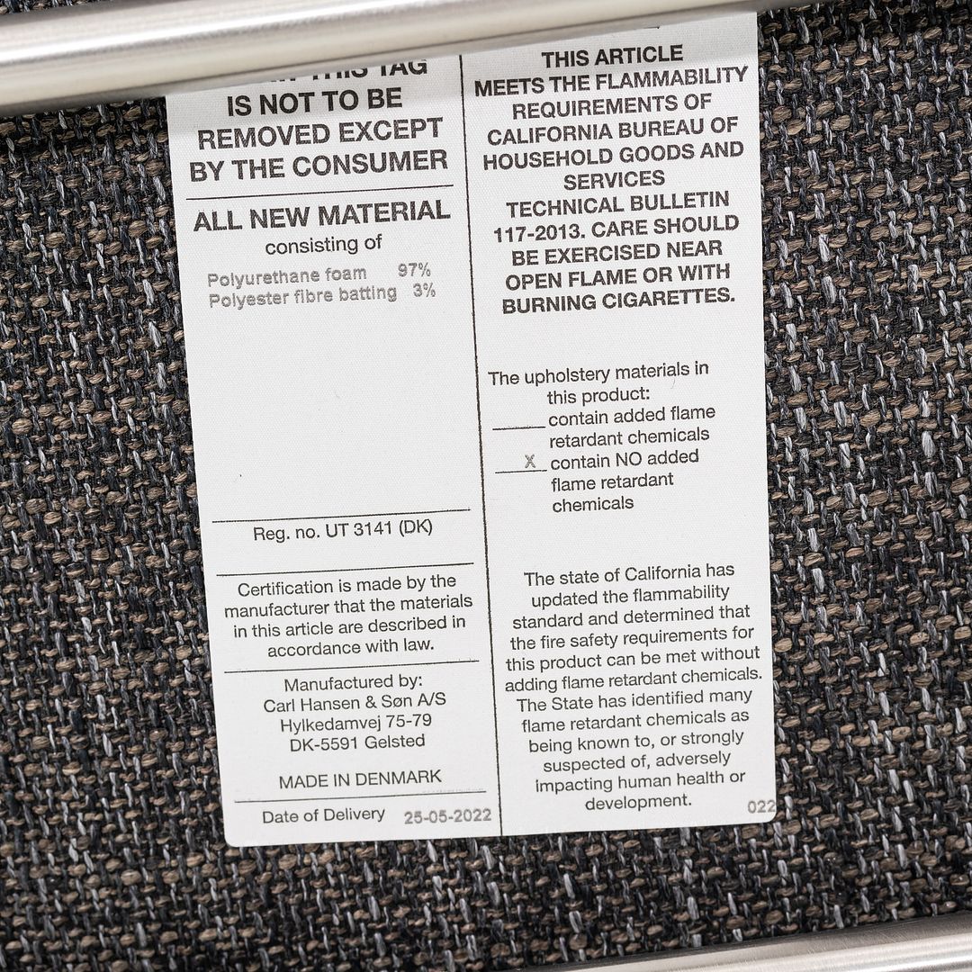 CH468 Oculus Lounge Chair and Ottoman