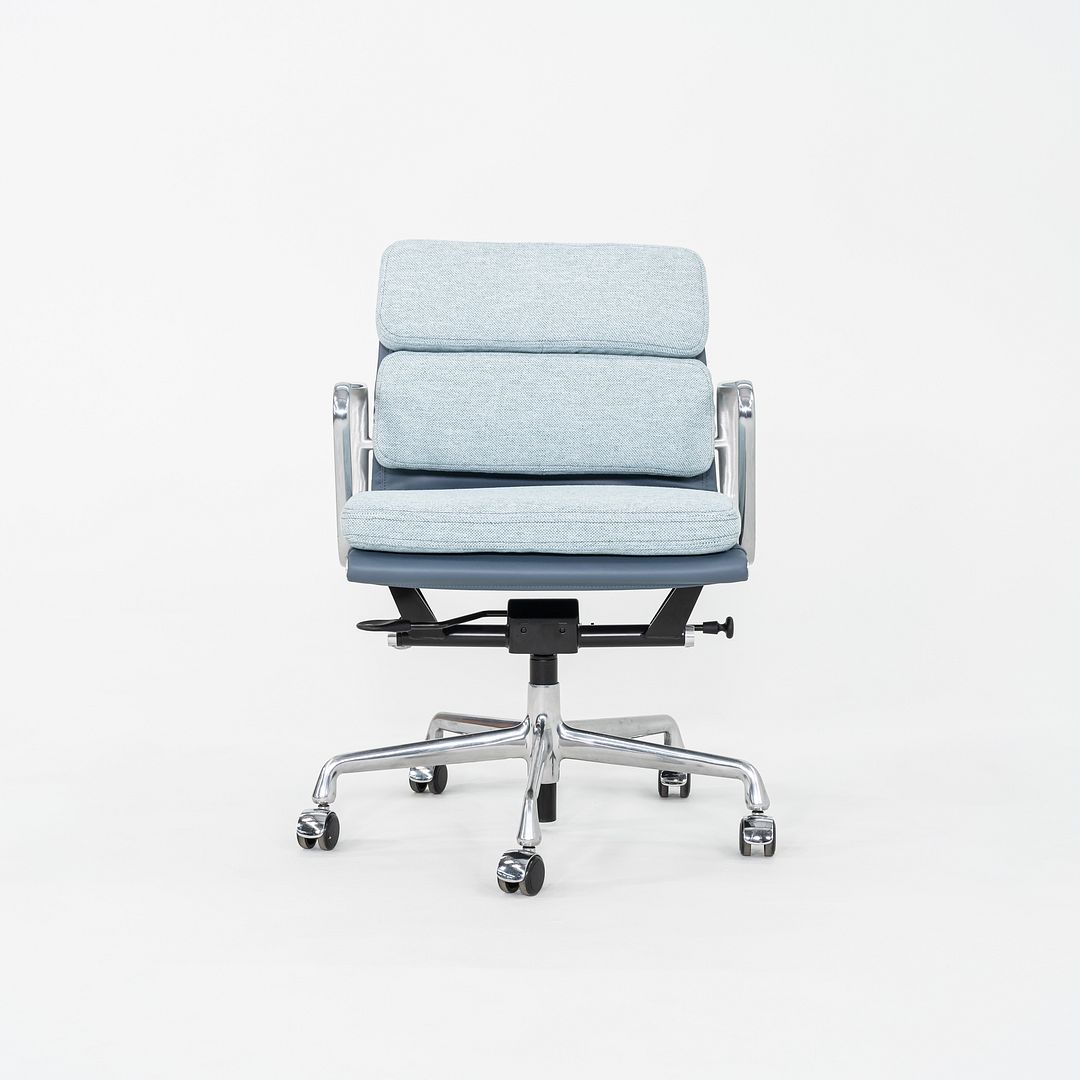 Eames Soft Pad Management Chair, EA435