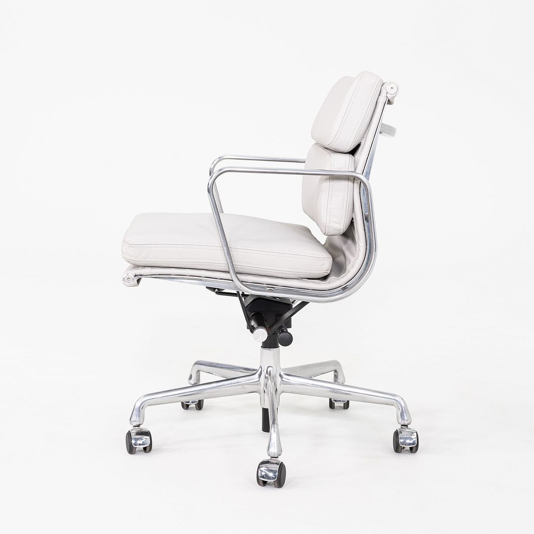 Soft Pad Management Desk Chair, EA435