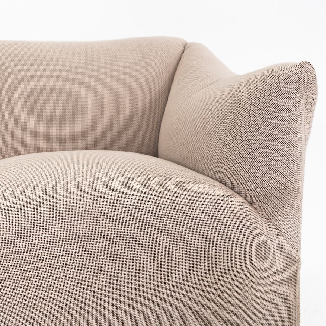 685 Loveseat Sofa