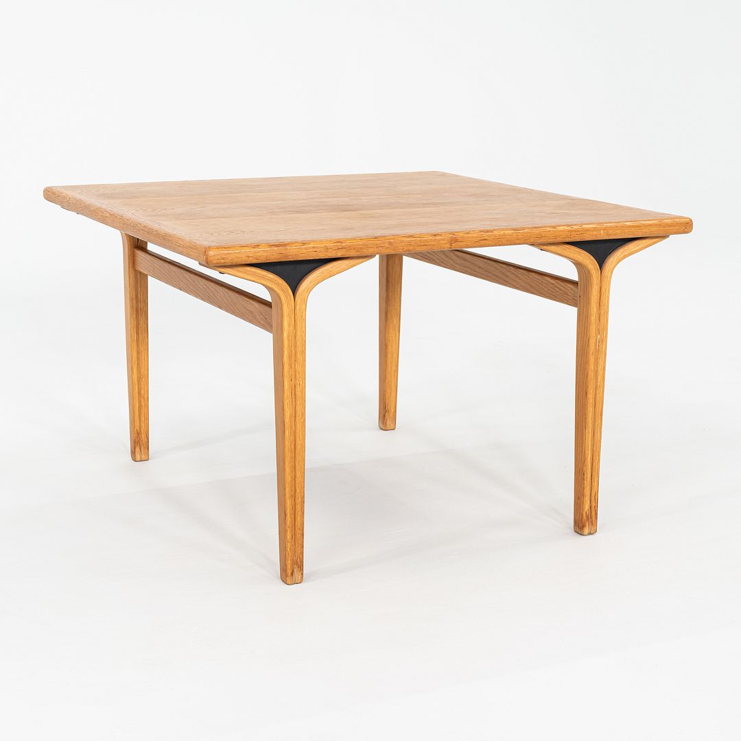 1300 Series Side Table