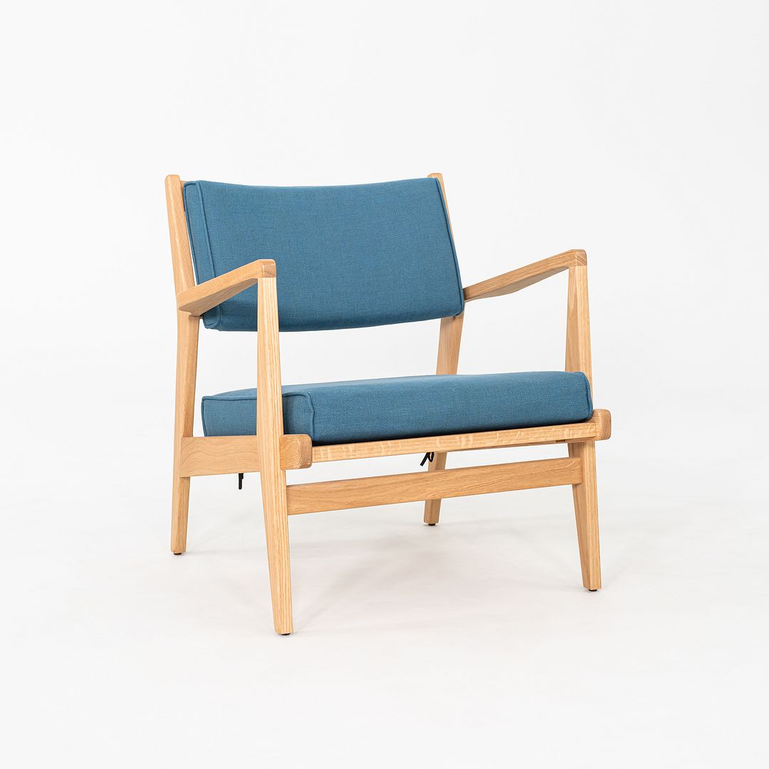 U-430 Lounge Chair