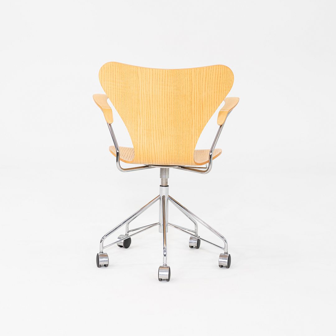 Series 7 Desk Chair, Model 3217