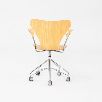 Series 7 Desk Chair, Model 3217