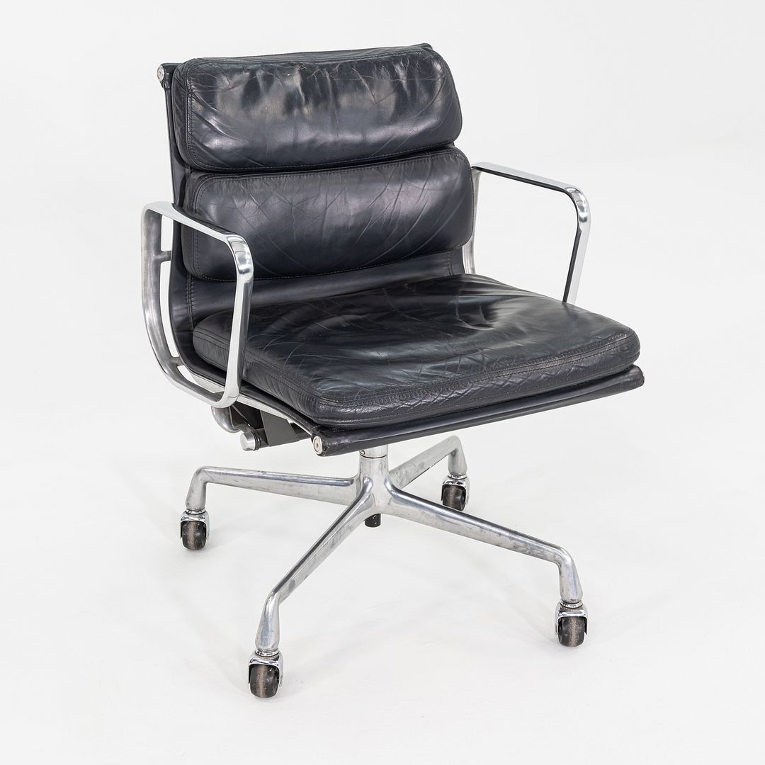 Soft Pad Management Chair, EA418