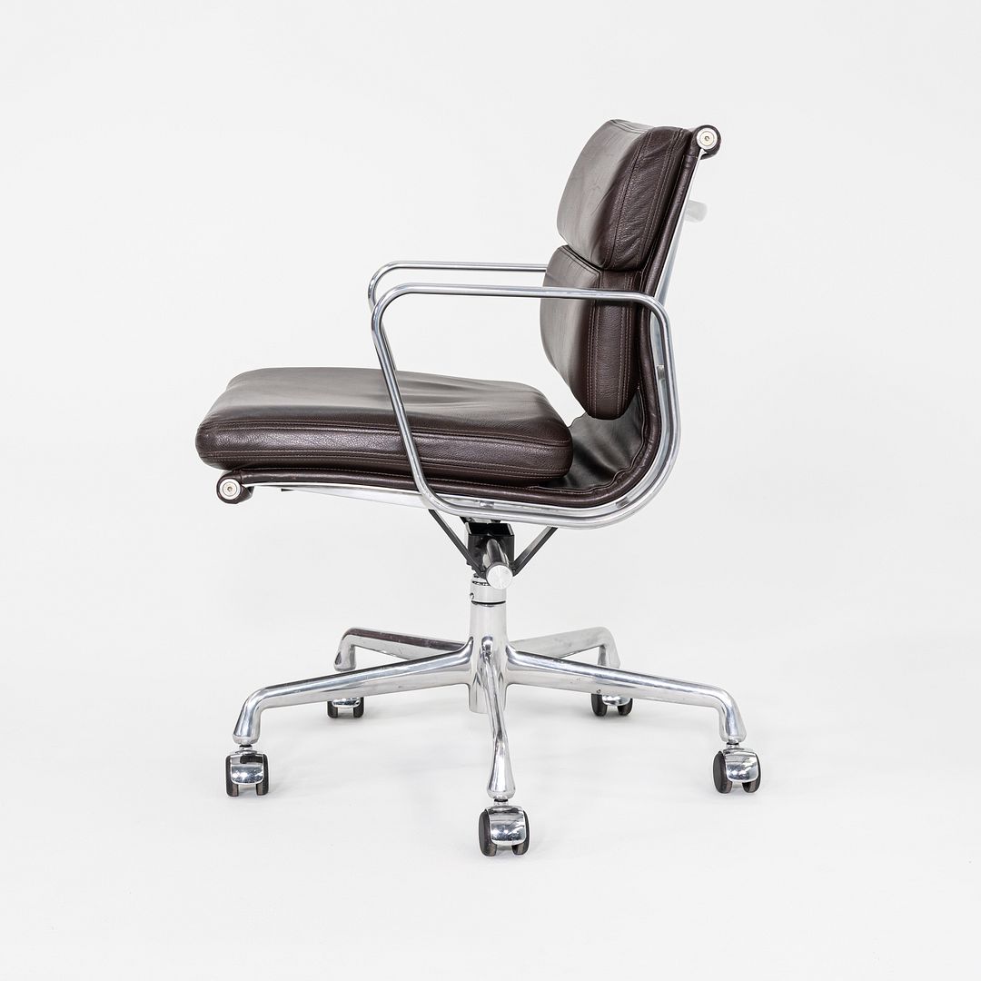 Soft Pad Management Chair, EA435