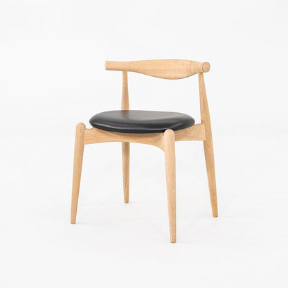 CH20 Stacking Chair