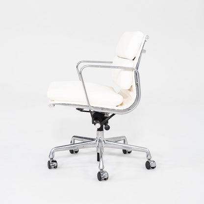 Soft Pad Management Chair, EA435