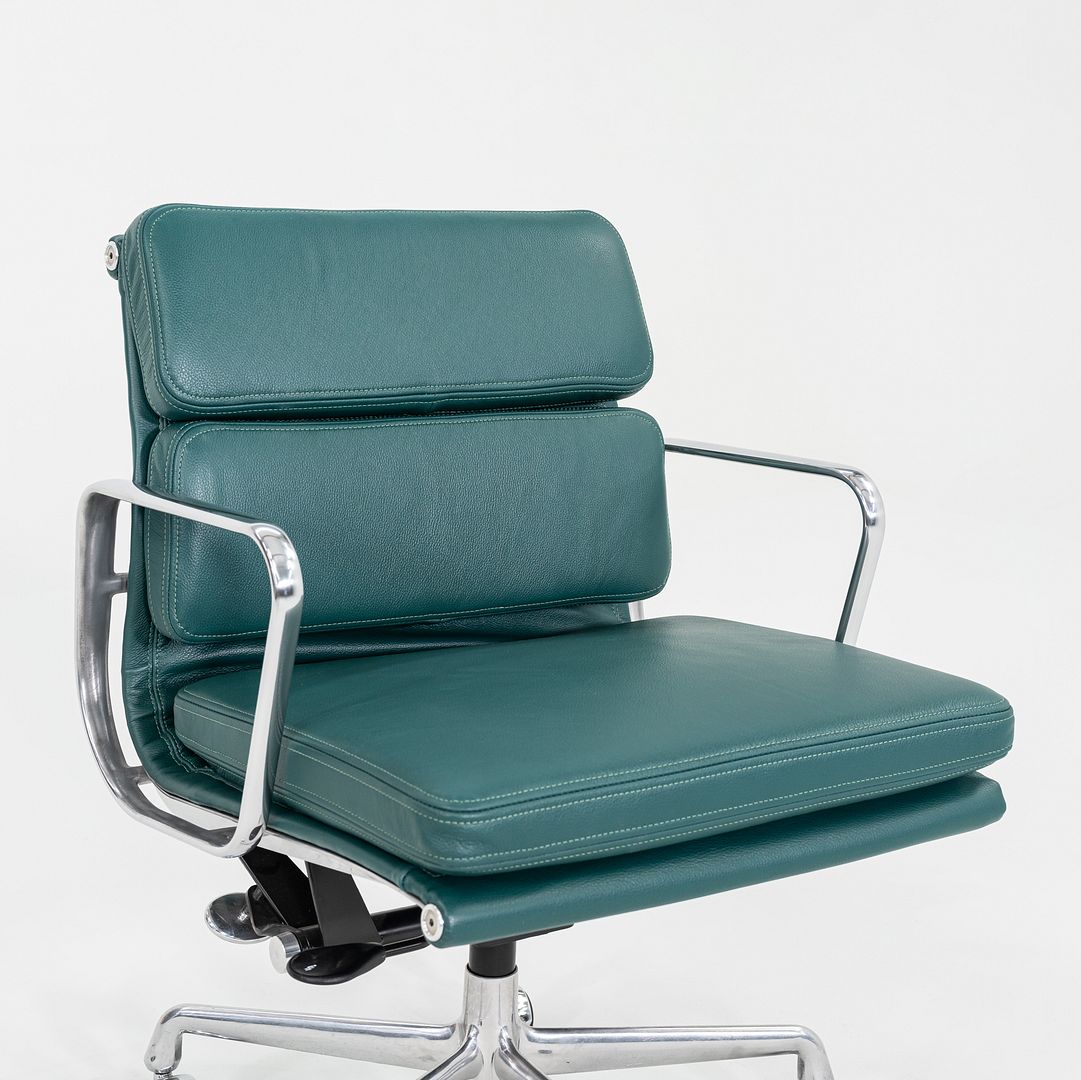 Soft Pad Management Chair, EA435