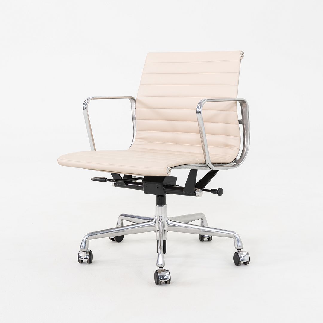 Aluminum Group Management Desk Chair, Model EA335