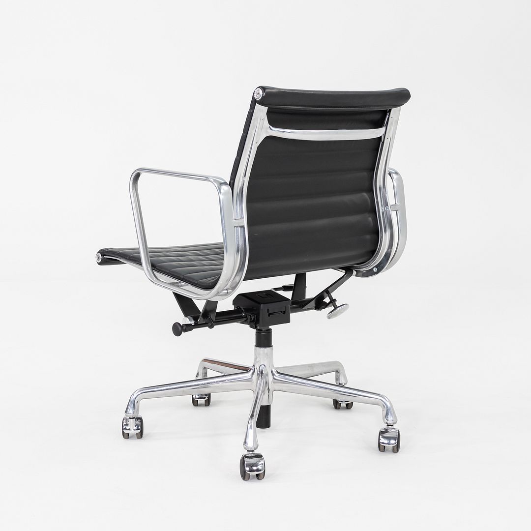 Aluminum Group Management Chair, EA335