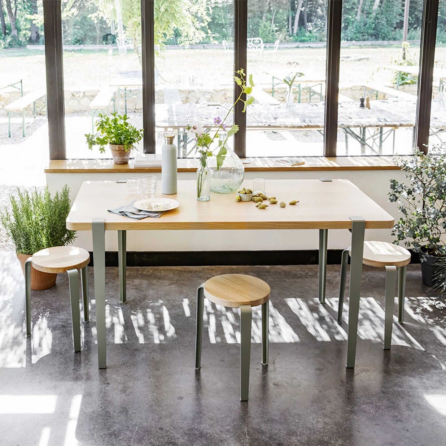 Tiptoe Dining Table