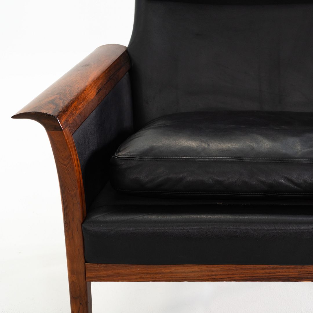 Model 924 Lounge Chair