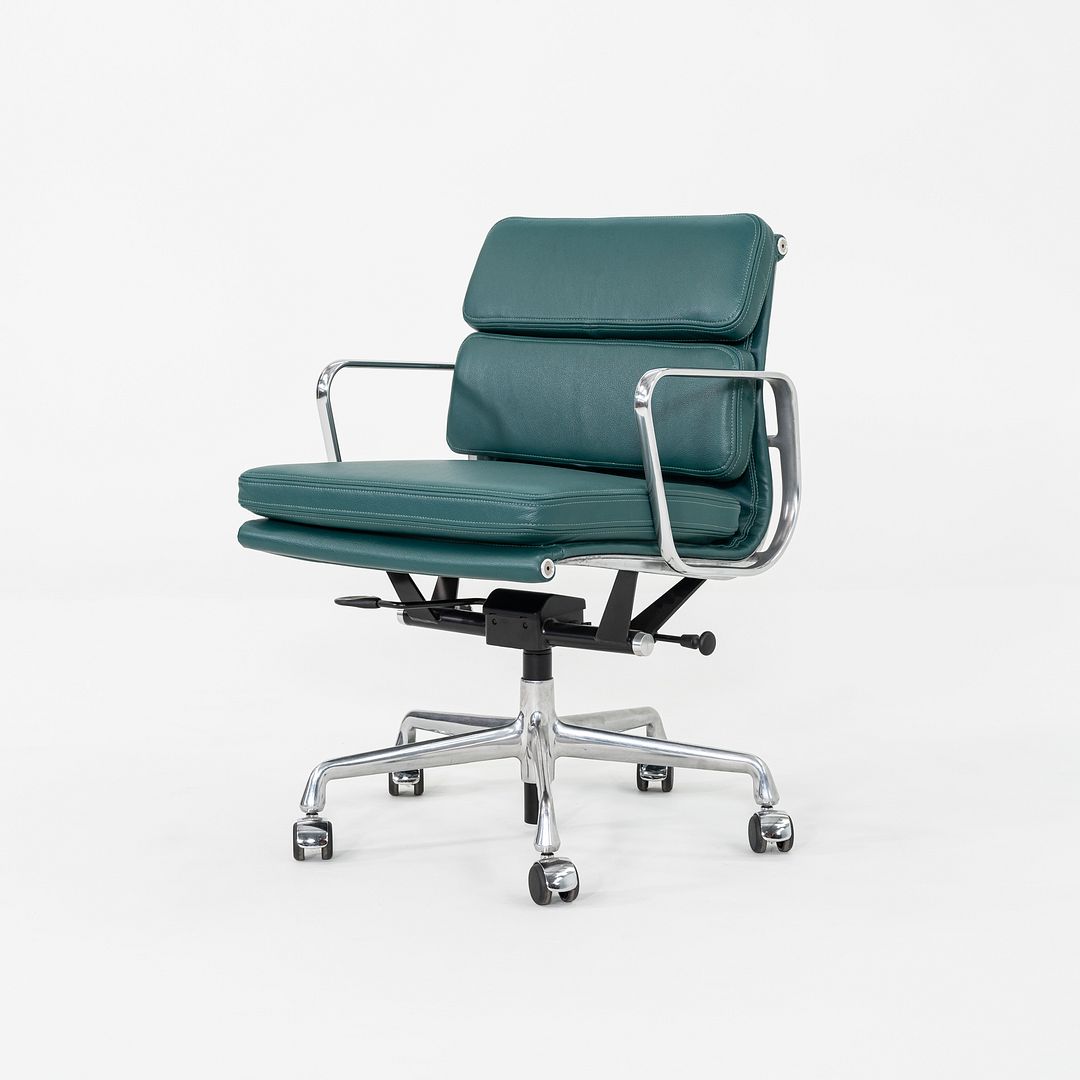 Soft Pad Management Chair, EA435