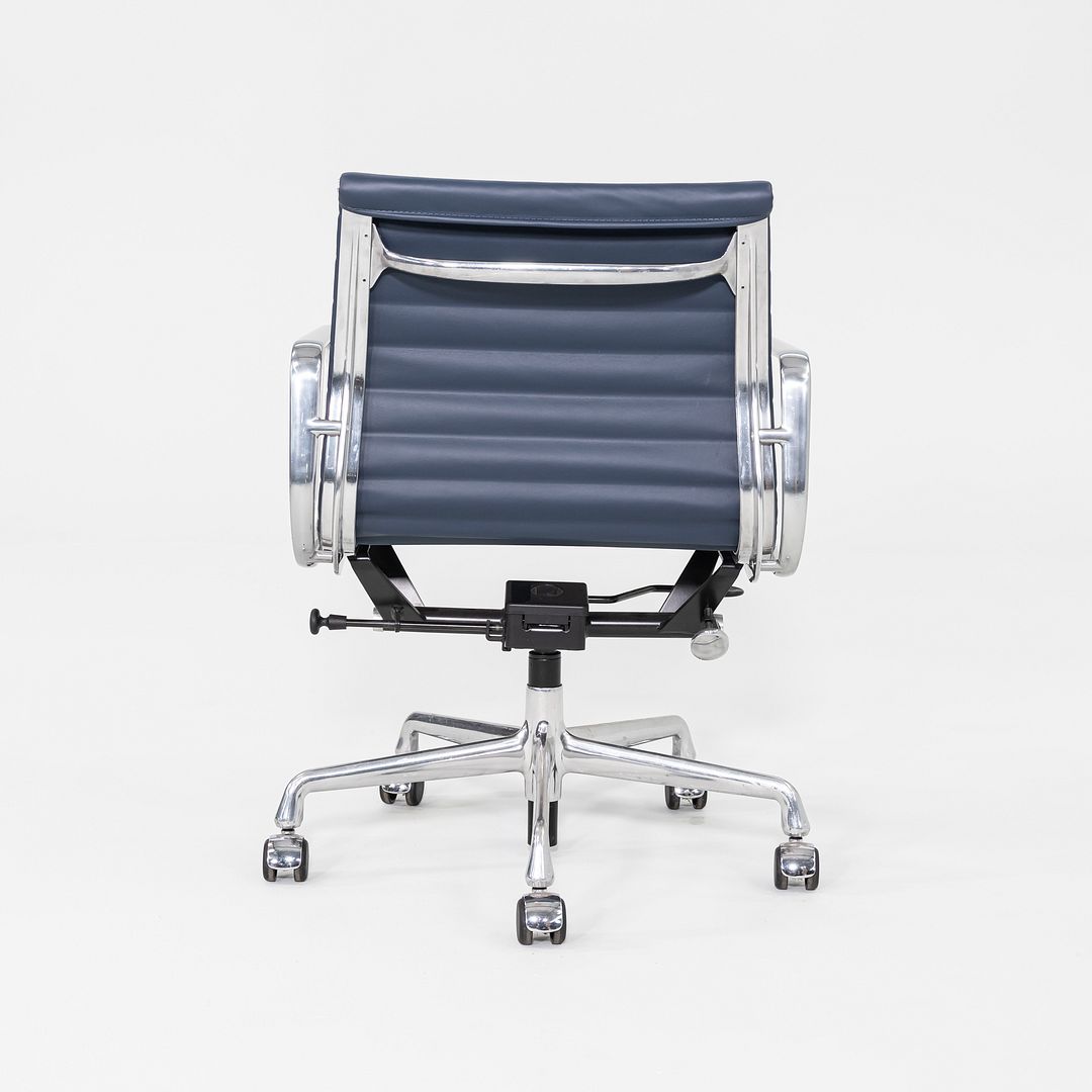 Aluminum Group Management Desk Chair, Model EA335