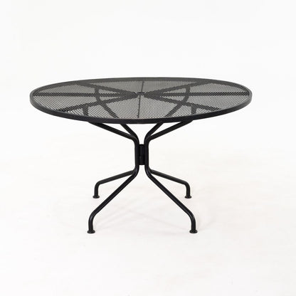 Sculptura Round Dining Table