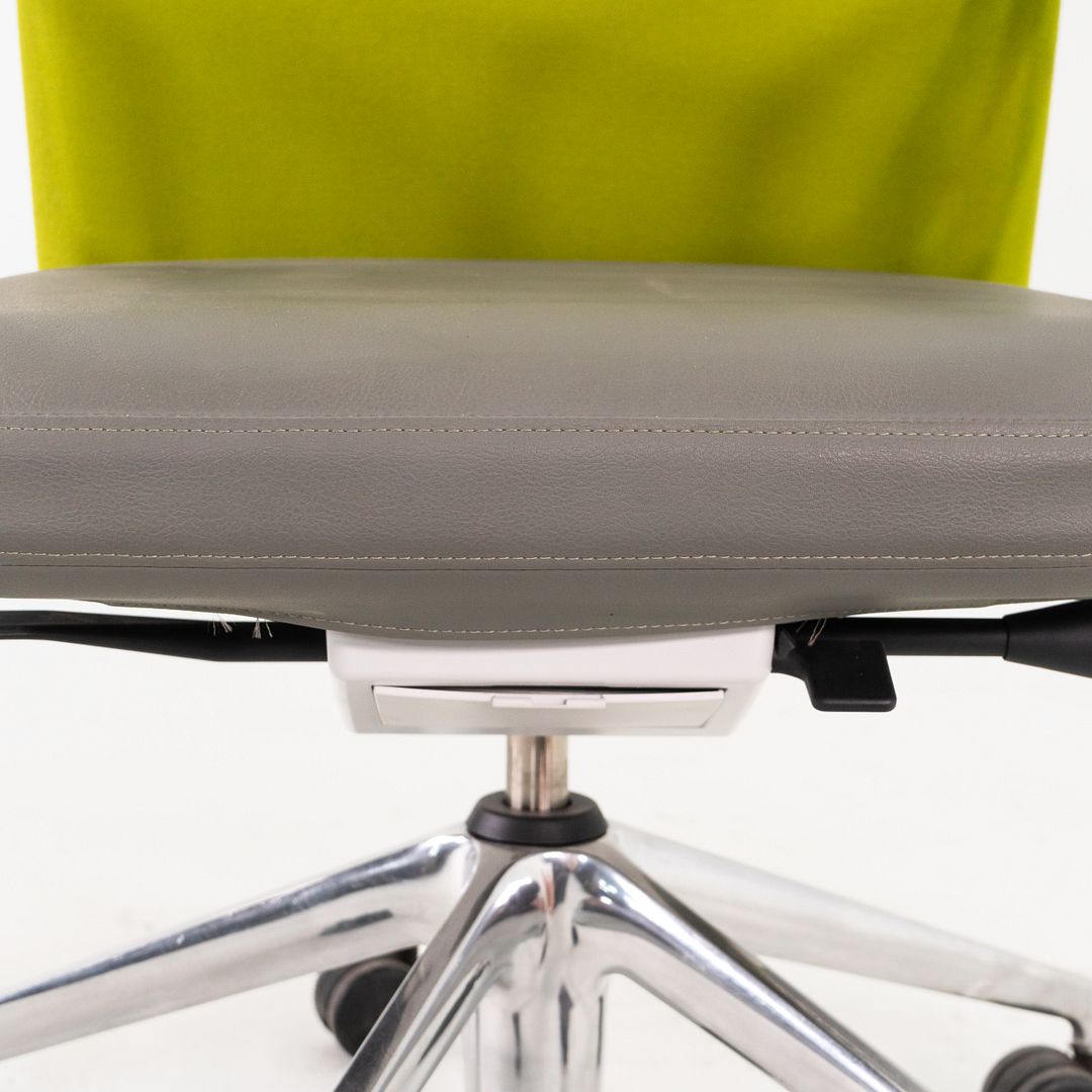 ID Trim Desk Chair