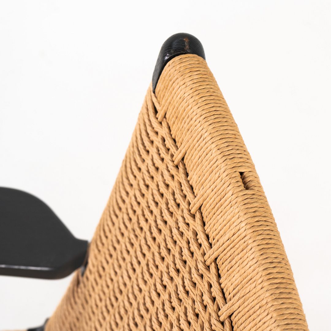 CH25 Lounge Chair