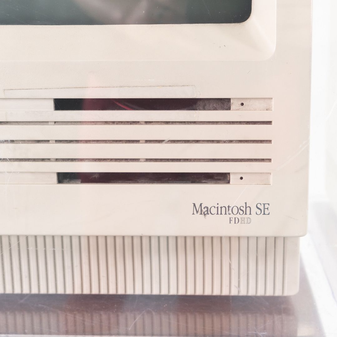 Apple Macintosh SE FD-HD Computer