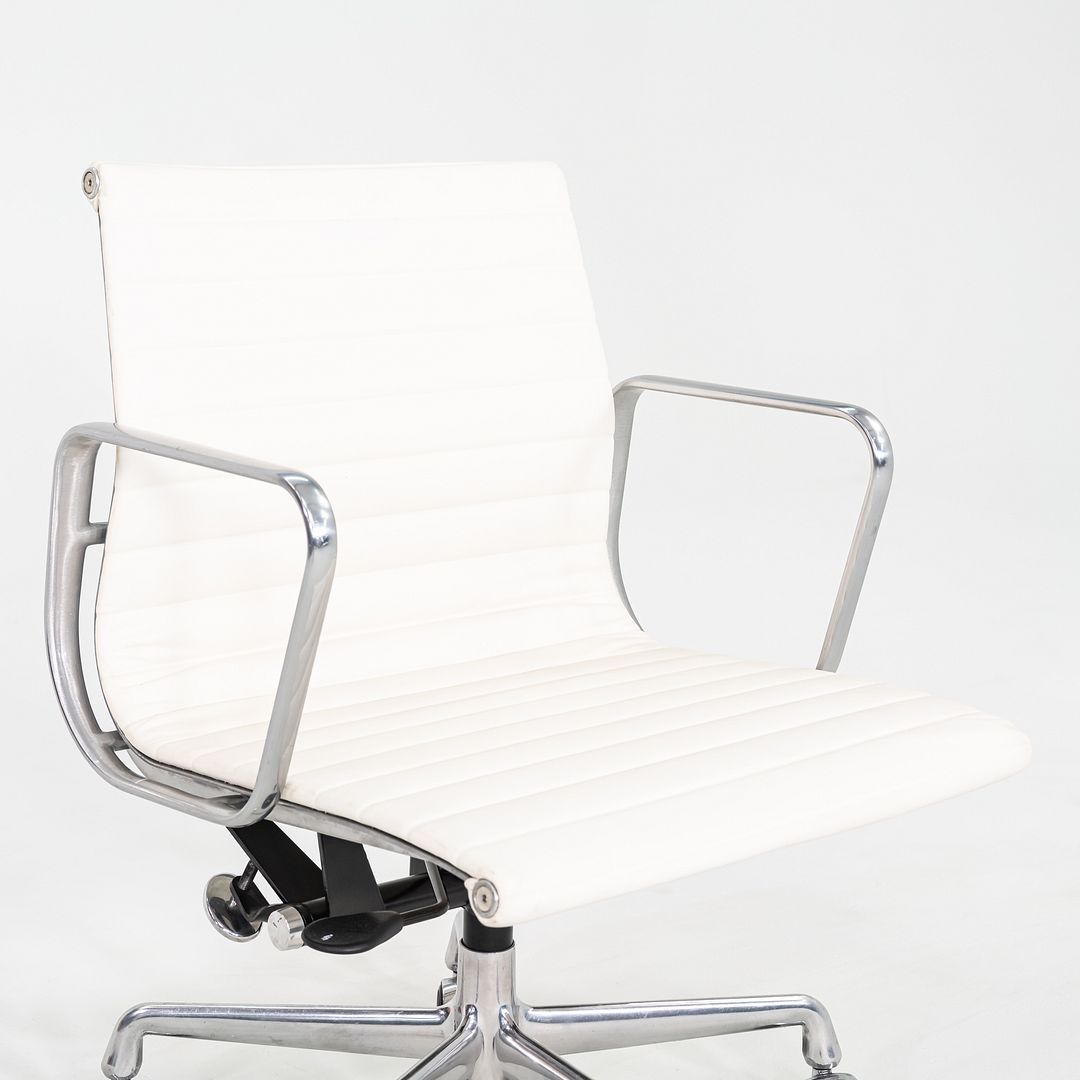 Aluminum Group Management Desk Chair, Model EA335