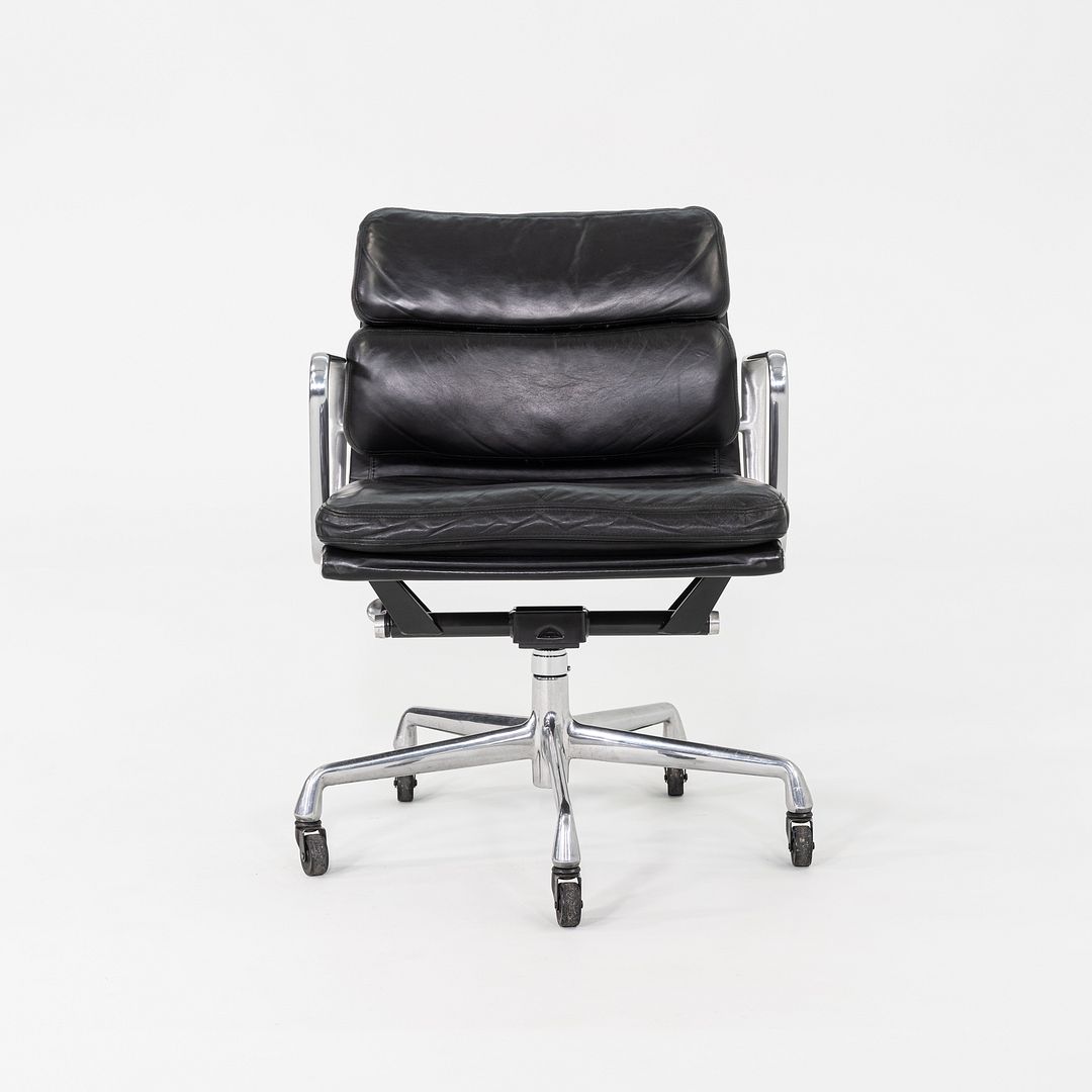 Soft Pad Management Chair, EA435