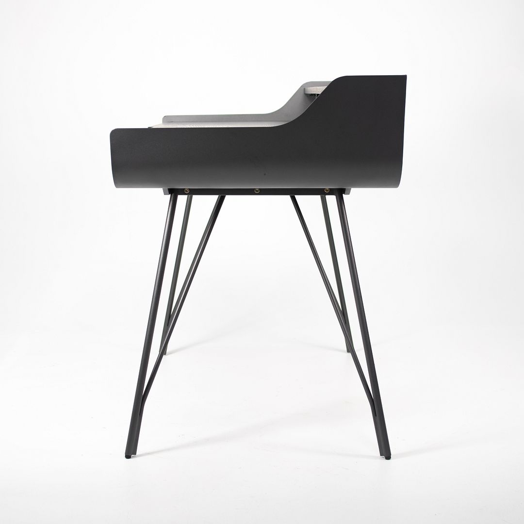 Noori Desk