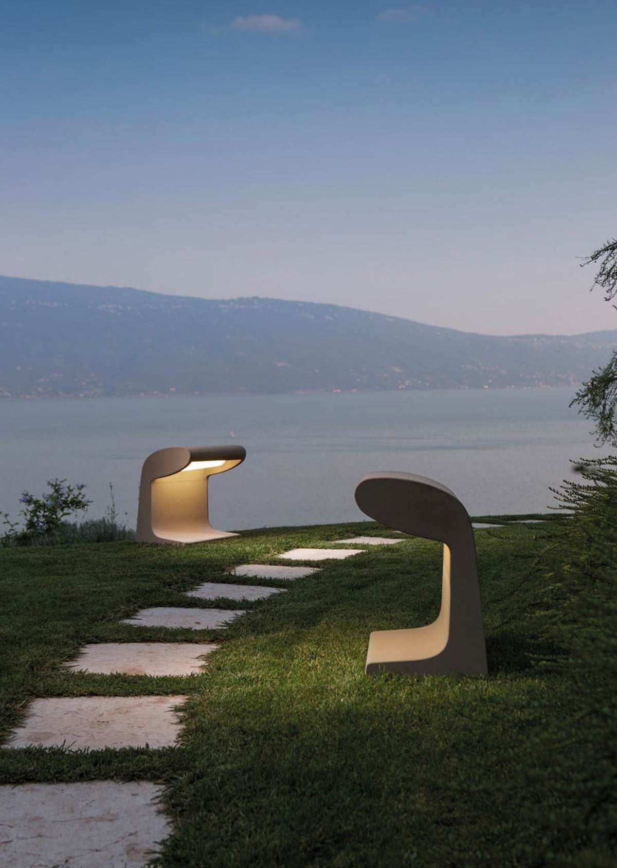 Borne Béton Grande Floor Lamp