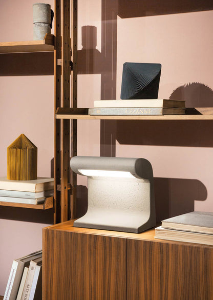 Borne Béton Petite Table Lamp