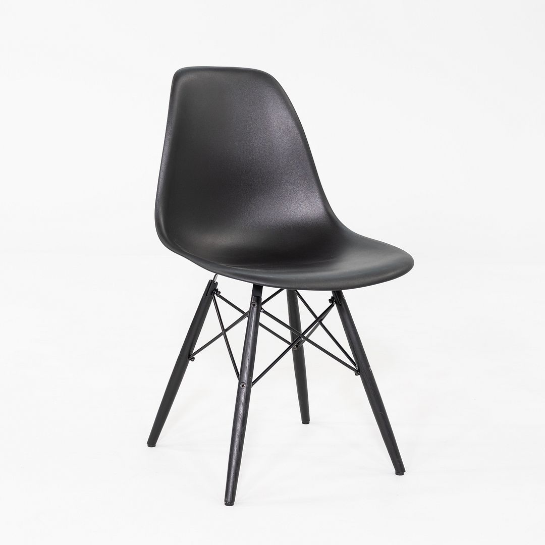 DSW Chair