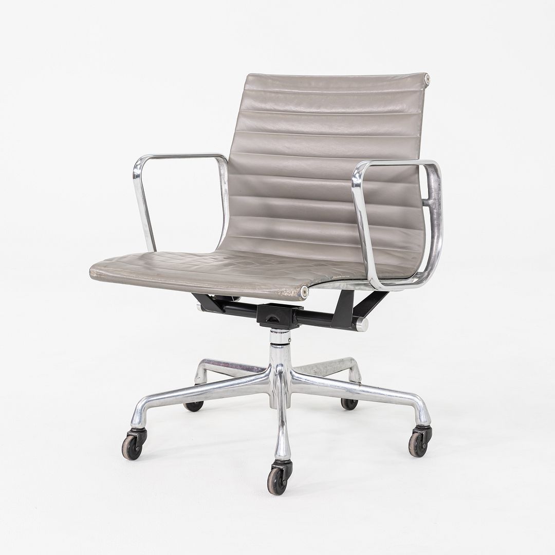 Aluminum Group Management Desk Chair, Model EA335