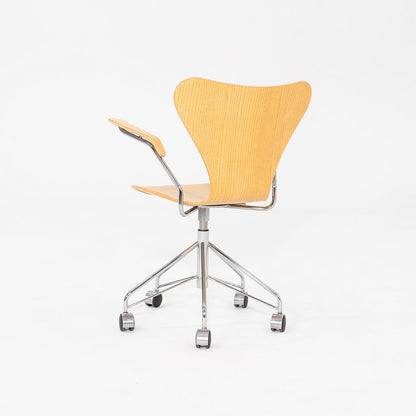 Series 7 Desk Chair, Model 3217