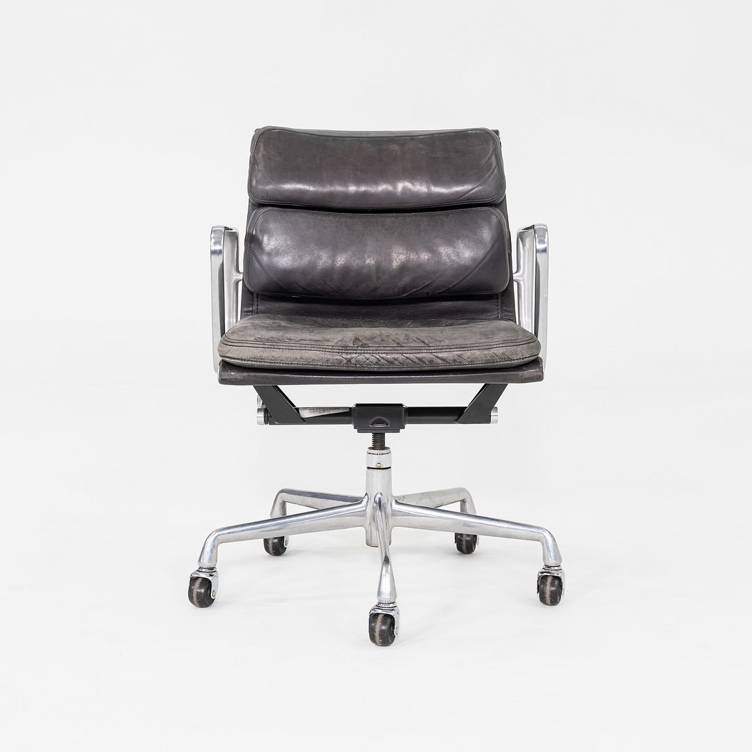 Soft Pad Management Chair, EA435