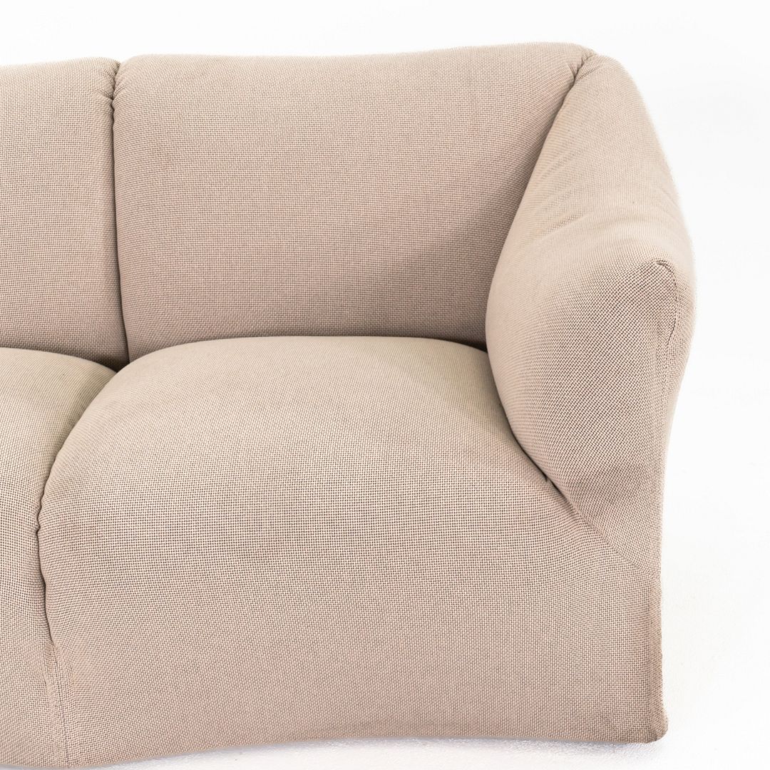 685 Loveseat Sofa