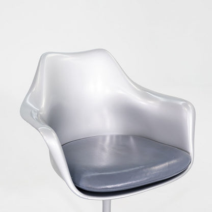 Saarinen Pedestal Tulip Armchair, Model 150