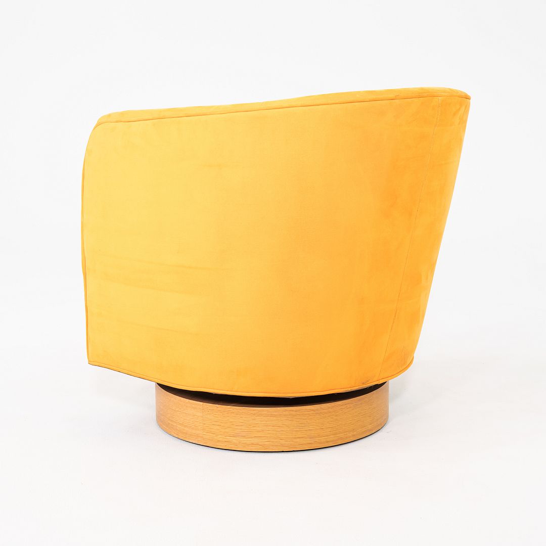 Papa Roxy Swivel Lounge Chair