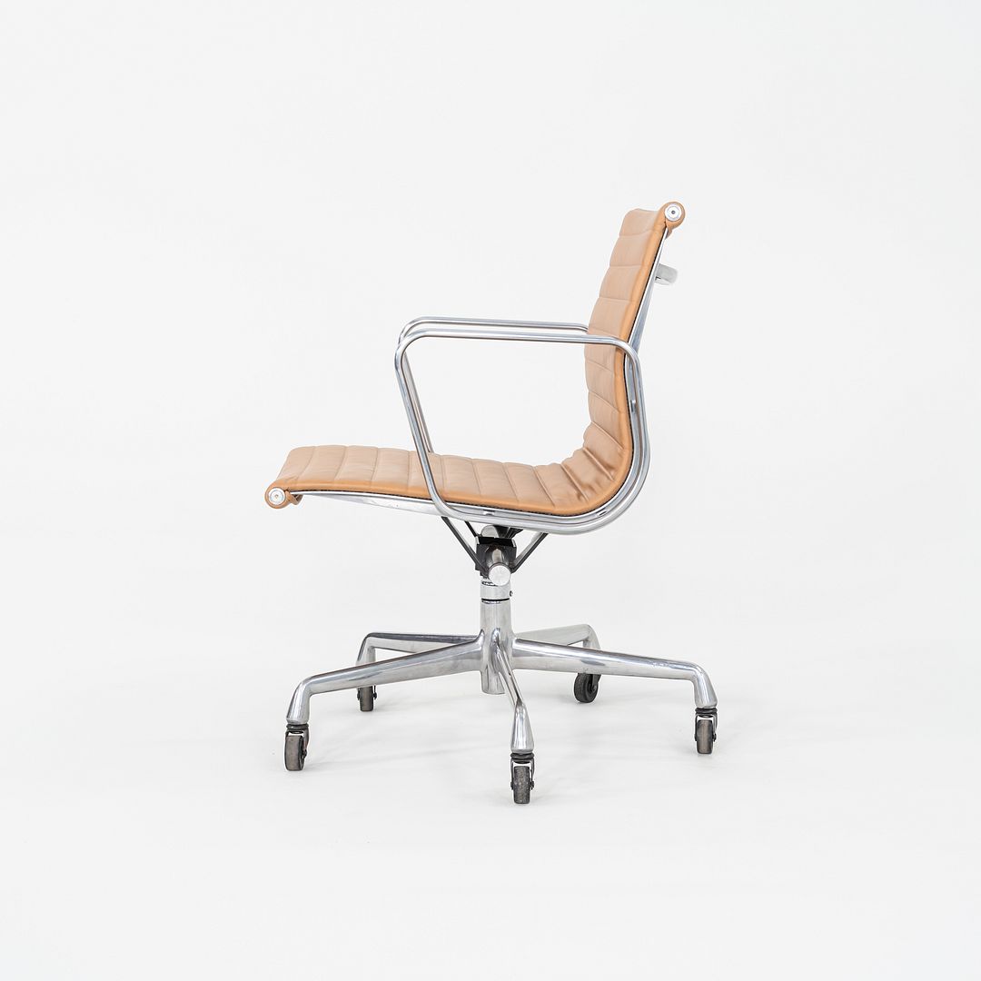 Aluminum Group Management Chair, Model EA335