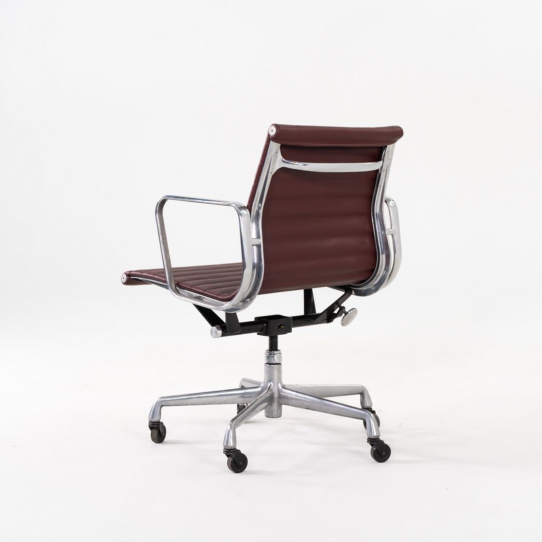 Aluminum Group Management Desk Chair, Model EA335