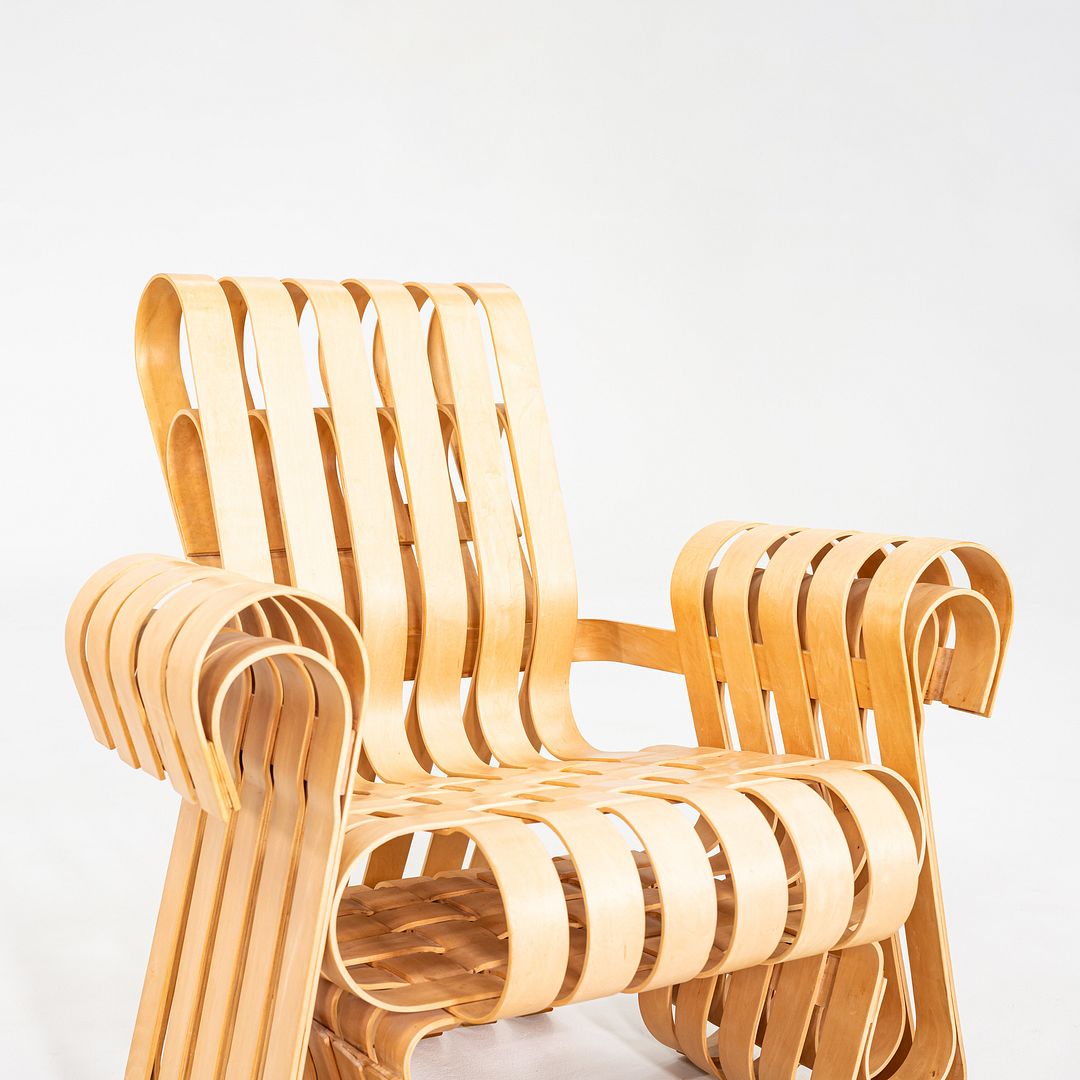 Power Play Lounge Chair