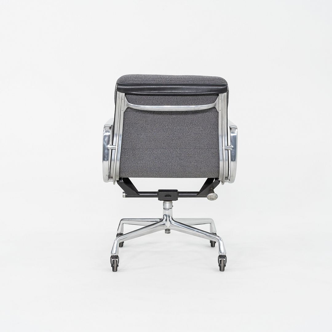 Eames Soft Pad Management Chair, Model EA417