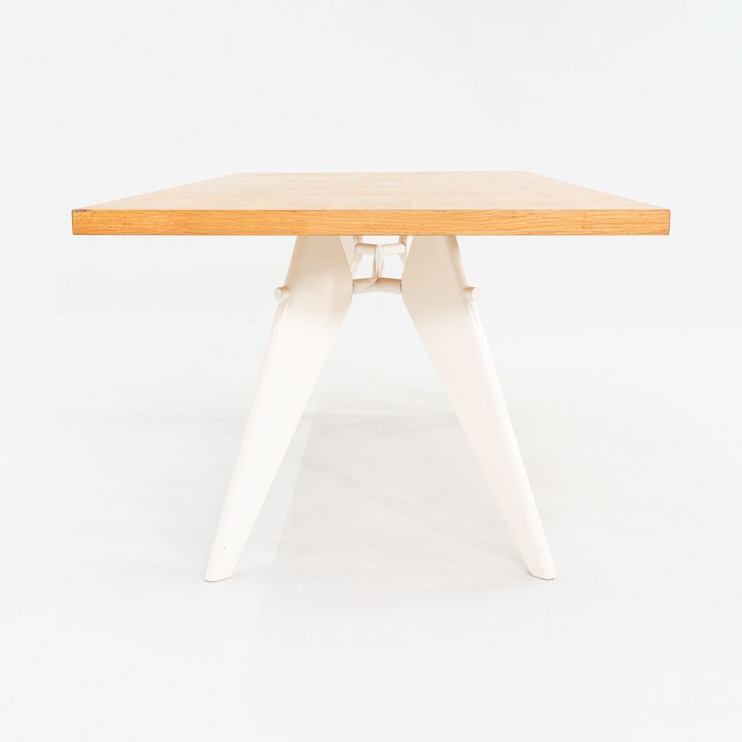 EM Dining Table